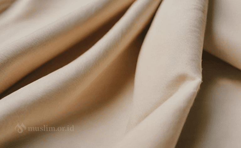 Ketentuan dan Tata Cara Mengusap Imamah dan Kerudung ketika Wudu