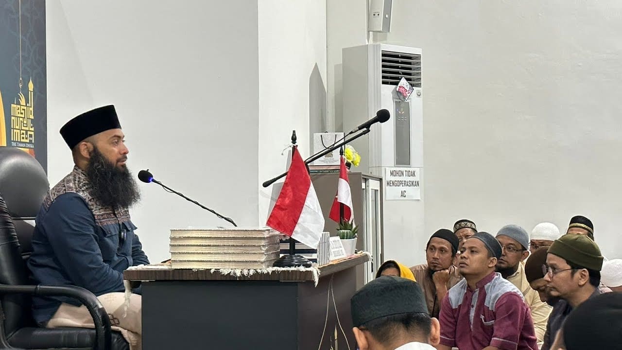 Cinta Tidak Harus Memiliki – Ustadz DR Syafiq Riza Basalamah MA