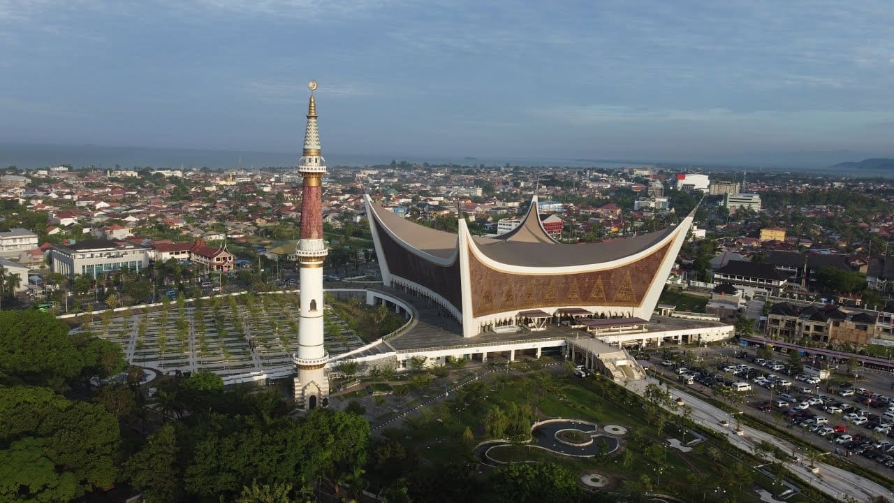 Berjalan Untuk Hari Ini , Berlari Untuk  Masa Depan –  Ustadz DR Syafiq Riza Basalamah MA